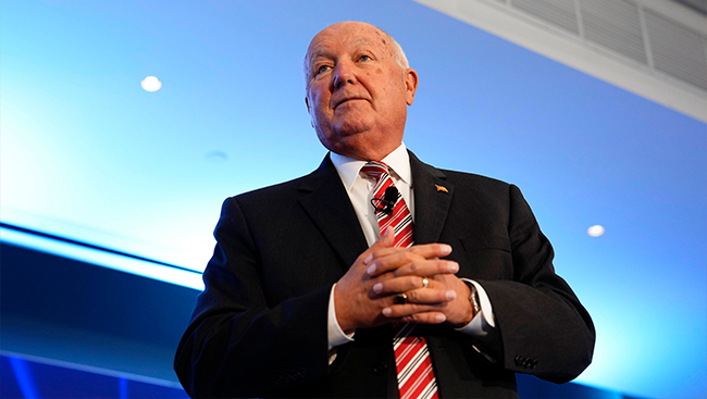 U.S. ambassador Pete Hoekstra says Canada's economic hopes align with Trump's goals